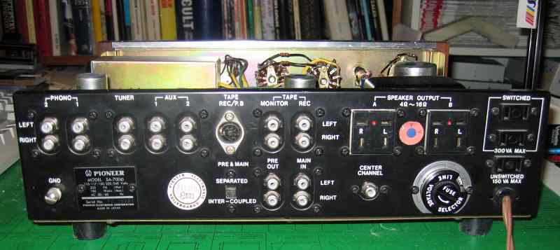 Pioneer SA-700 takaa